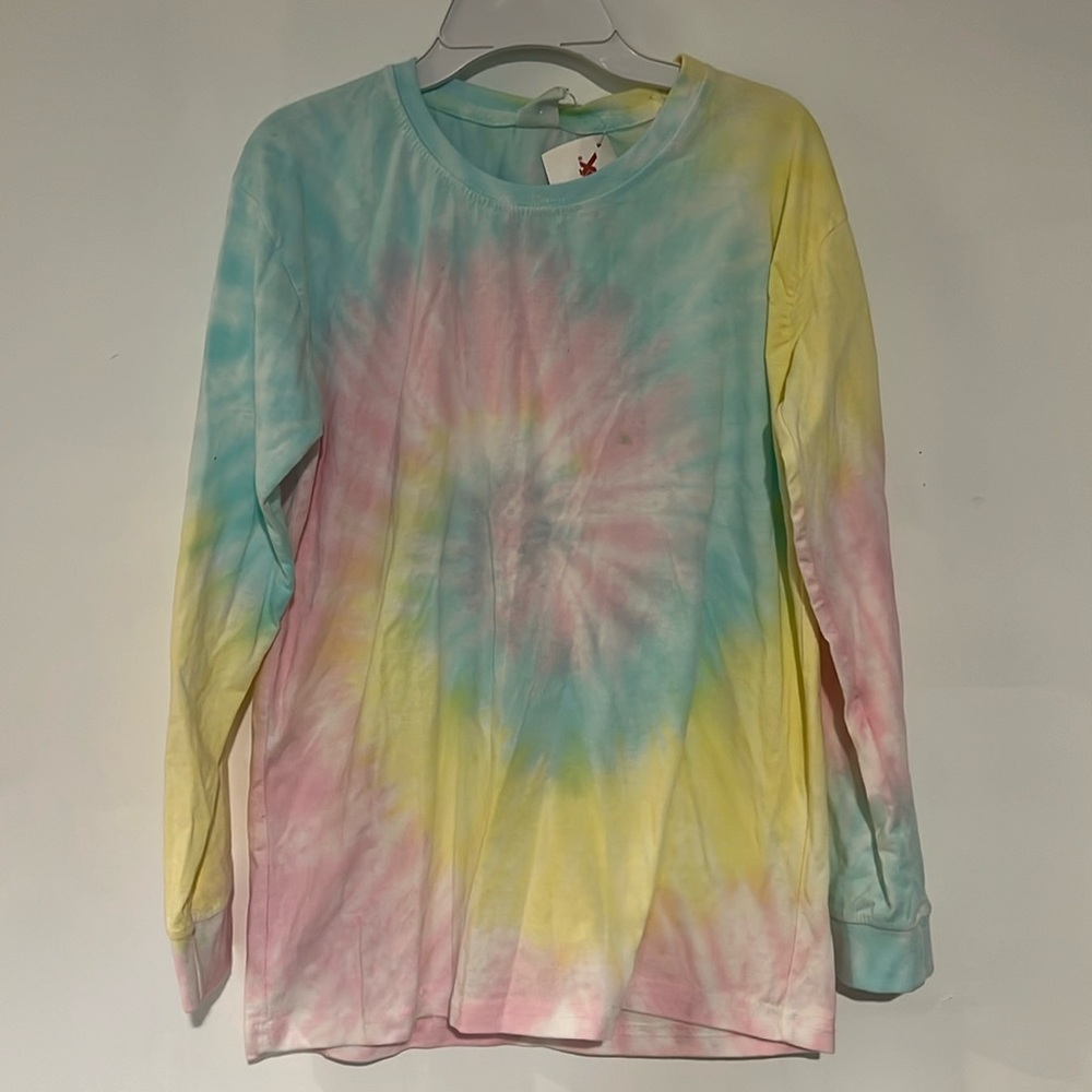 New with tags tie dye long sleeve shirt